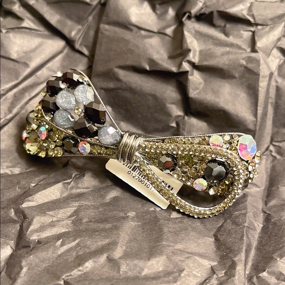 Hair Clips - Picture 6 of 6